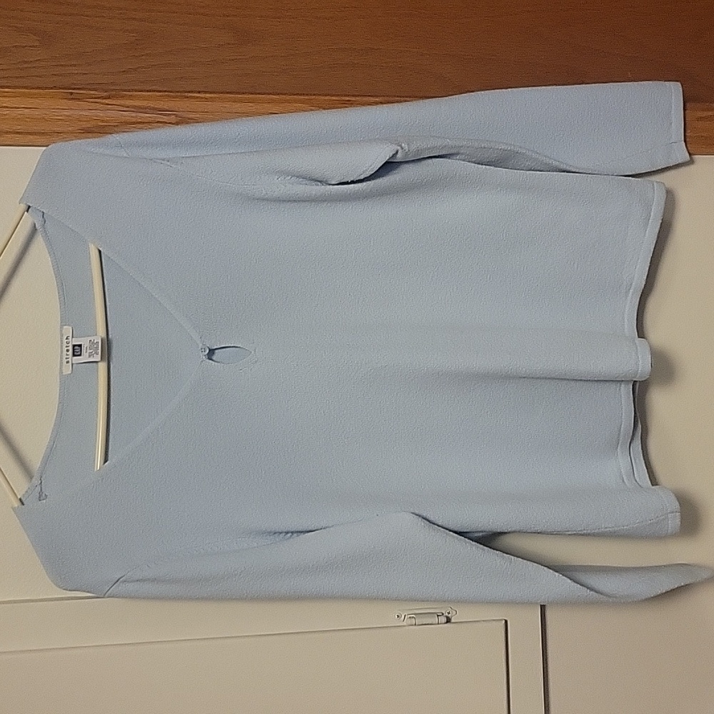 Light blue v neck Gap sweater